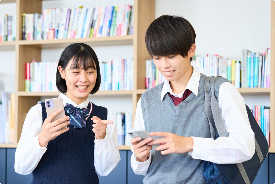 学校情報をWEBサイトやSNSでチェック！パンフレットを資料請求しよう！